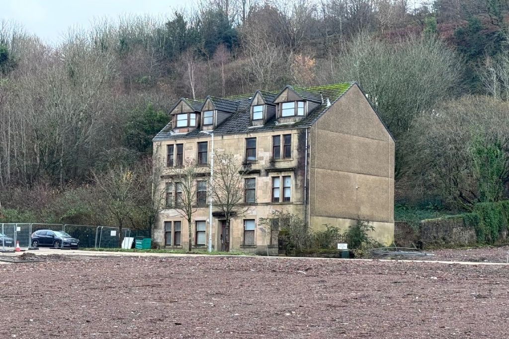 Property photo 1 of 3