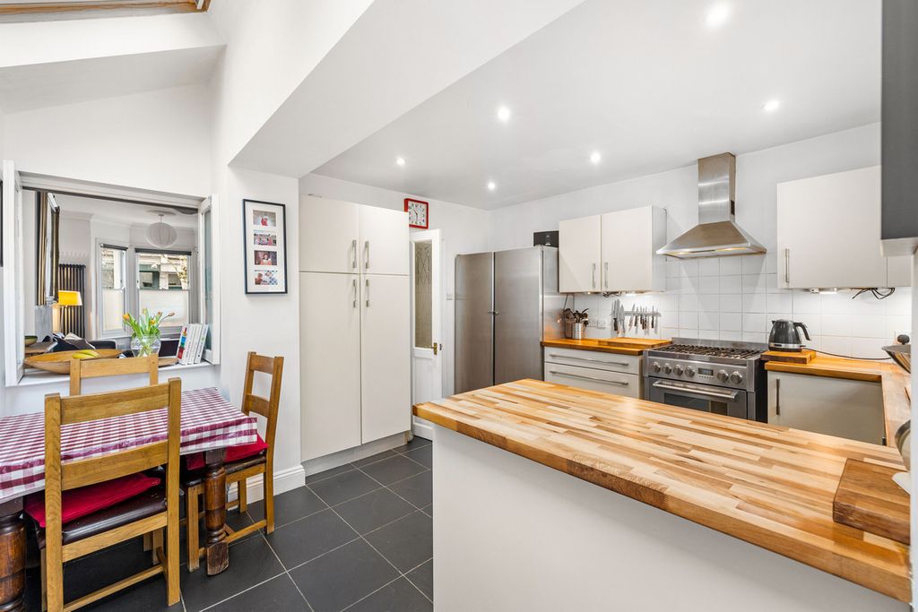 Property photo 3 of 16