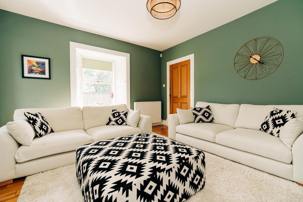 Property photo 3 of 29 c