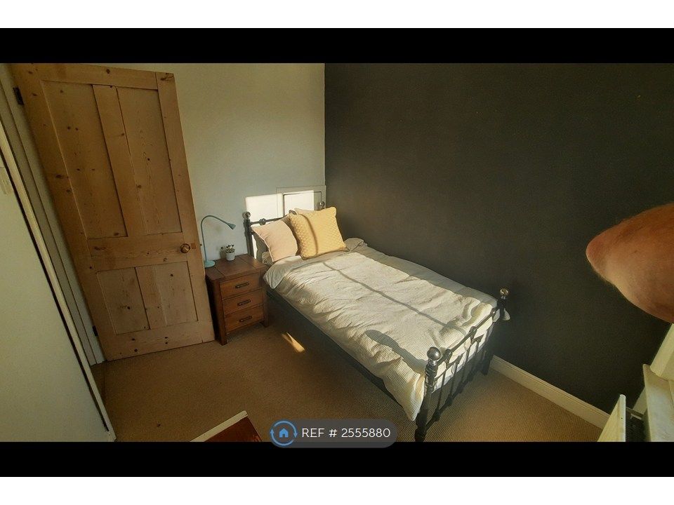 Property photo 2 of 10 Room 2 Single Room