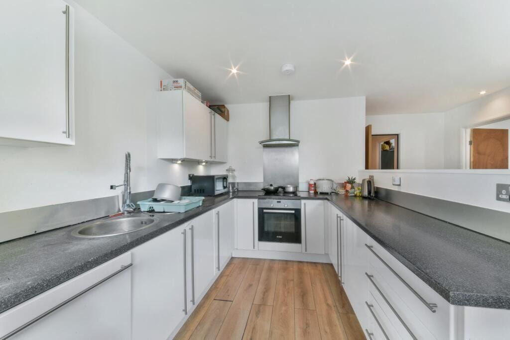 Property photo 1 of 5
