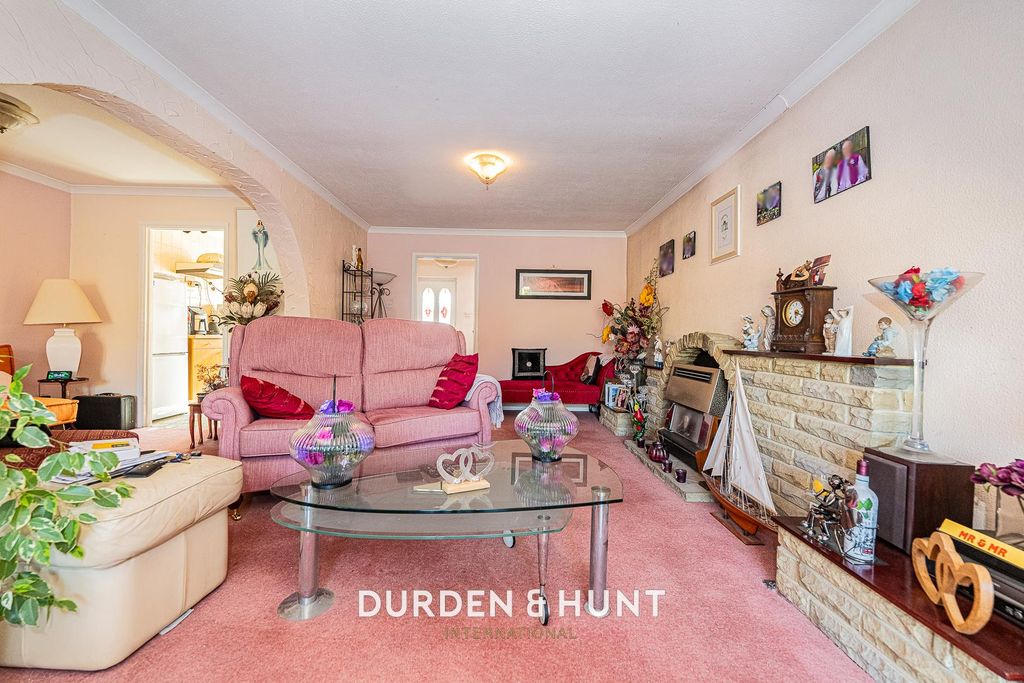 Property photo 3 of 24 Manston-19.Jpg