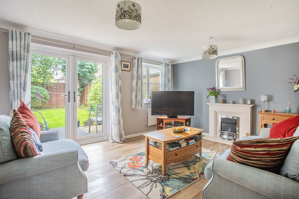 Property photo 2 of 11