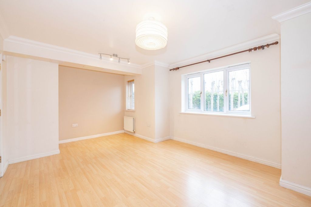 Property photo 2 of 11 Picture 2