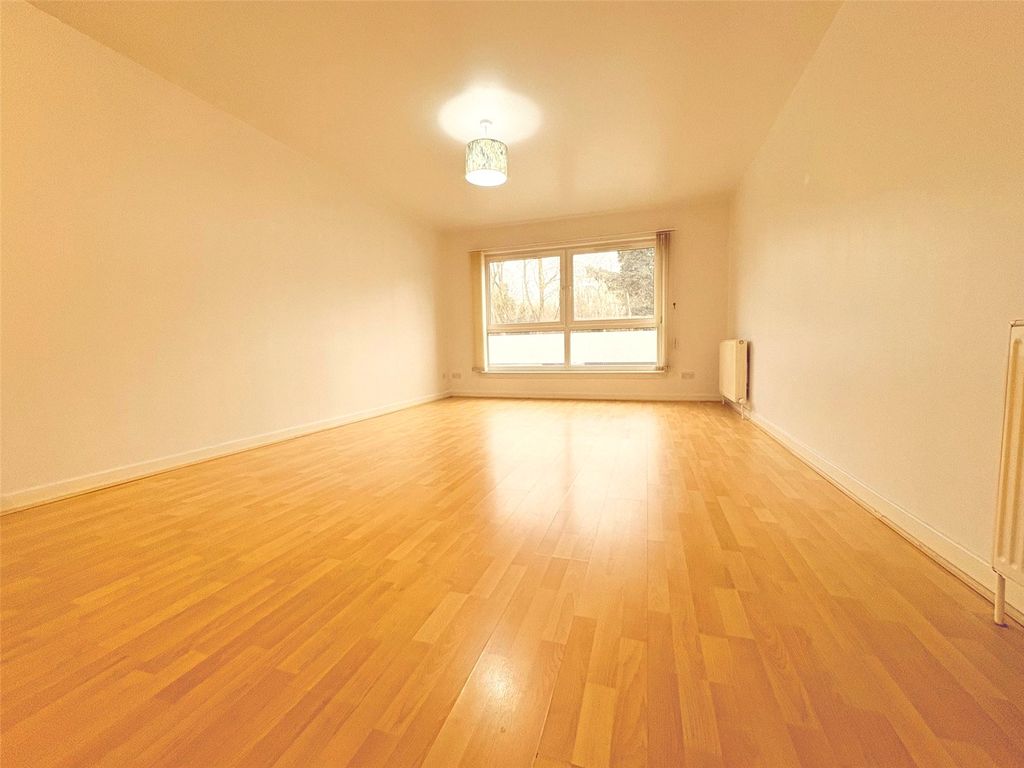 Property photo 2 of 17 Picture No. 09