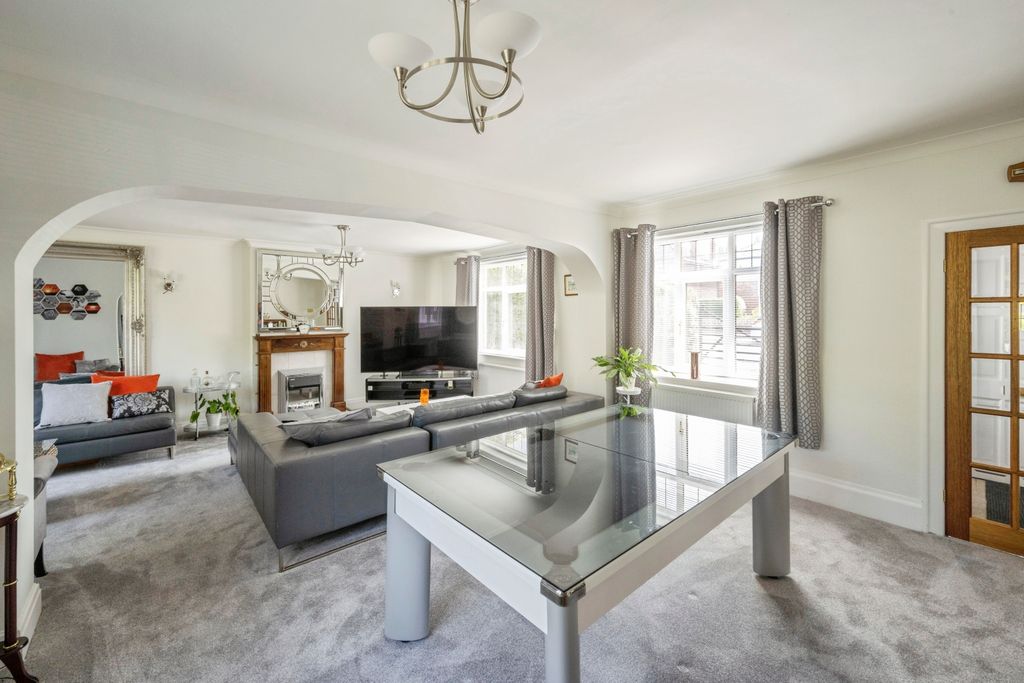 Property photo 3 of 30 Lounge/Dining Room
