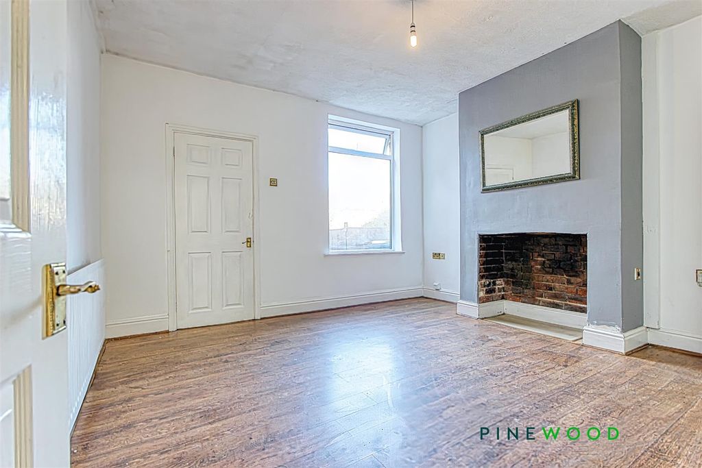 Property photo 3 of 13 Dining Room