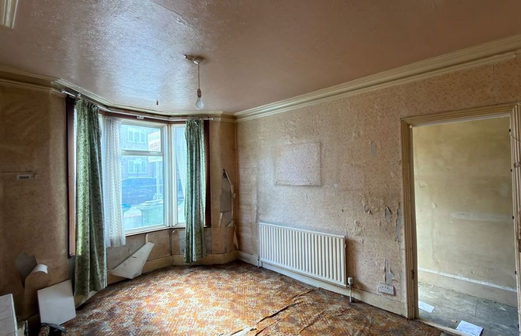 Property photo 3 of 12