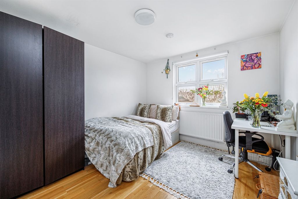 Property photo 1 of 6 (Main)