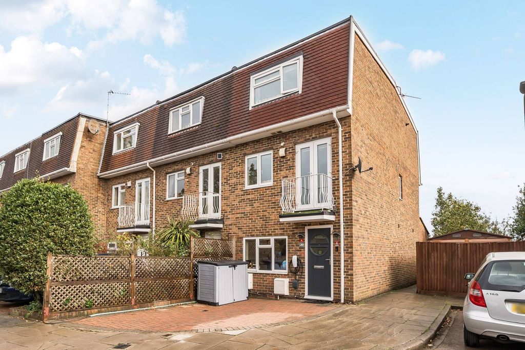 Property photo 2 of 20