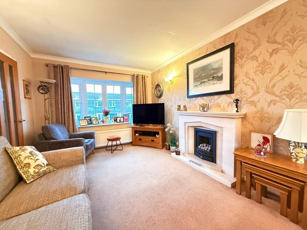 Property photo 2 of 16 Picture No. 24