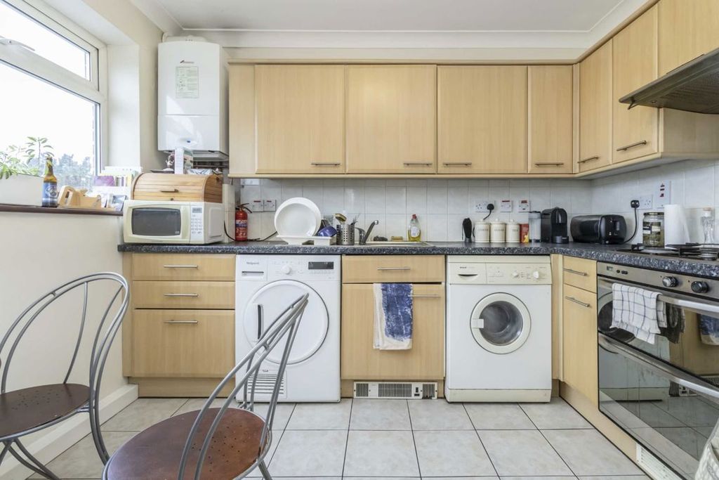 Property photo 3 of 4