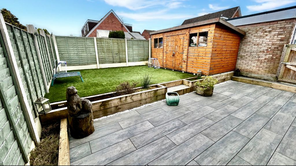 Property photo 2 of 21 2