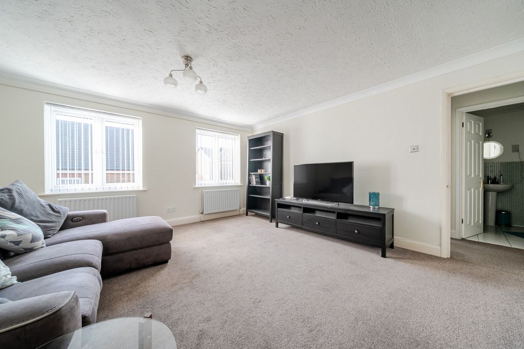 Property photo 3 of 13 1435419-10-69d750...