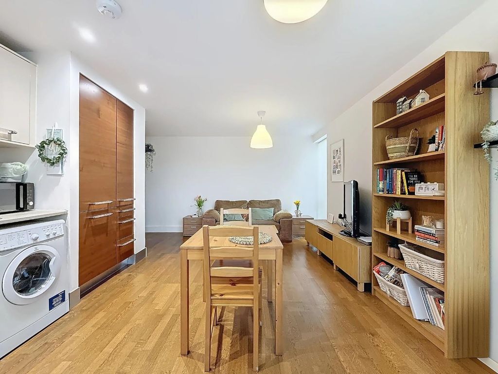 Property photo 1 of 16 Open Plan Living Room