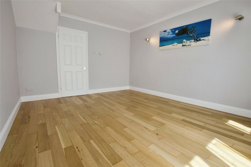 Property photo 3 of 9 Picture No. 26