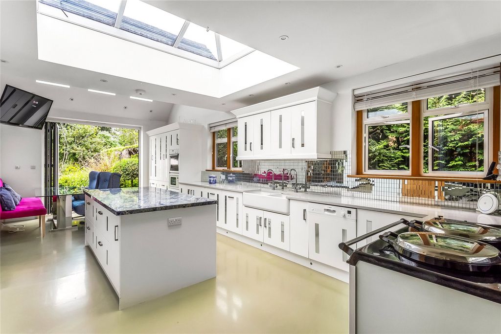 Property photo 2 of 44 Picture 2