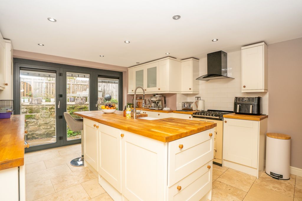 Property photo 2 of 17 84Mainstreetnew1