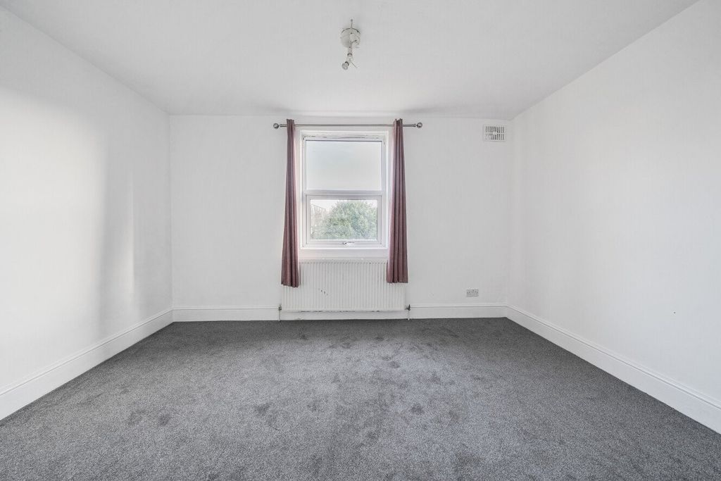 Property photo 3 of 11 Picture No. 19