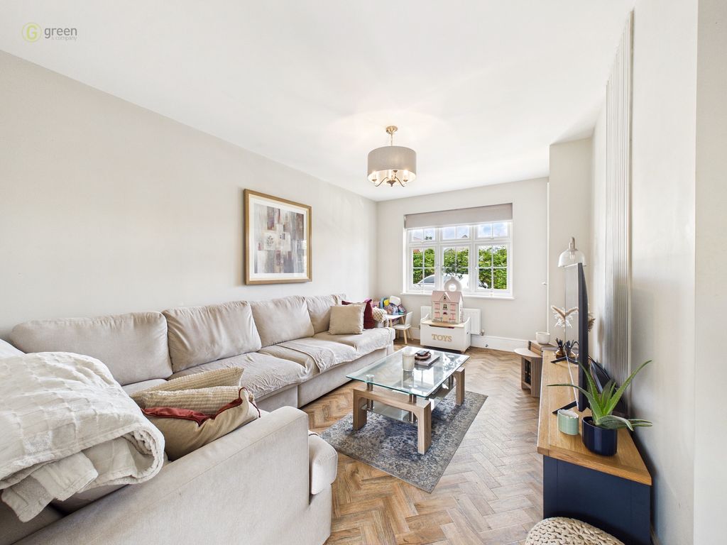 Property photo 2 of 12 Bccee7B87F514344840Fc3917c451Dea100Cam04425G0Pr0439Still009