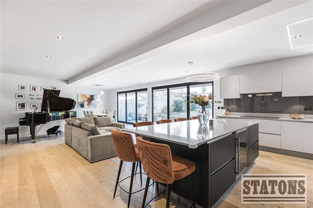 Property photo 3 of 27 Picture No. 48