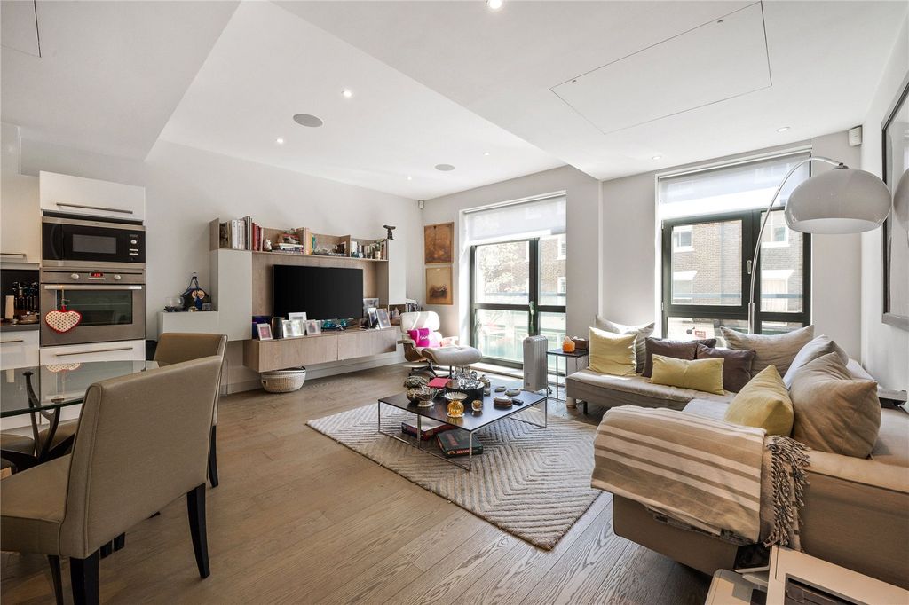 Property photo 1 of 11