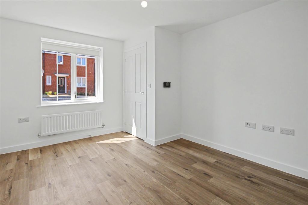 Property photo 2 of 17 Img_5048.Jpg