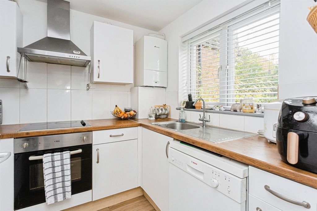 Property photo 3 of 17