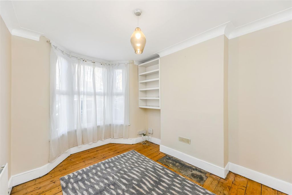 Property photo 2 of 16 18 Lancaster Road-8.Jpg