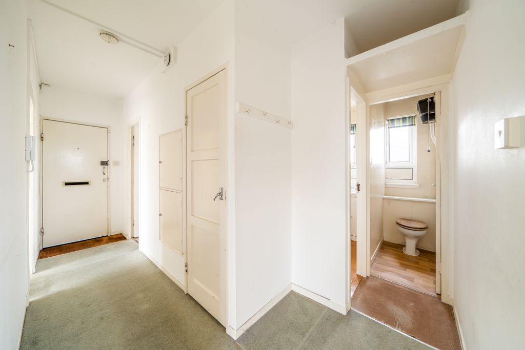 Property photo 3 of 11