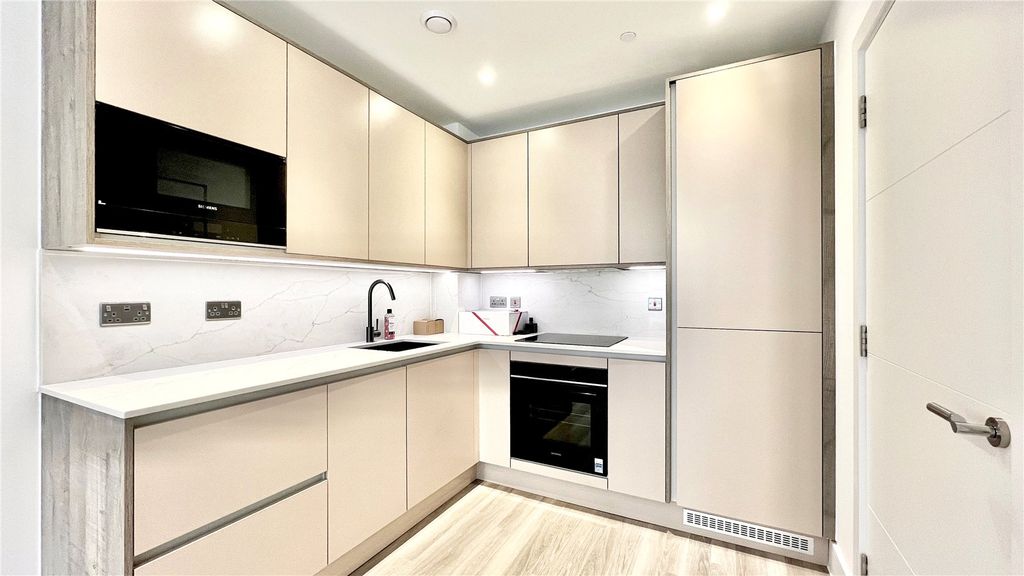 Property photo 3 of 11 Picture No. 06