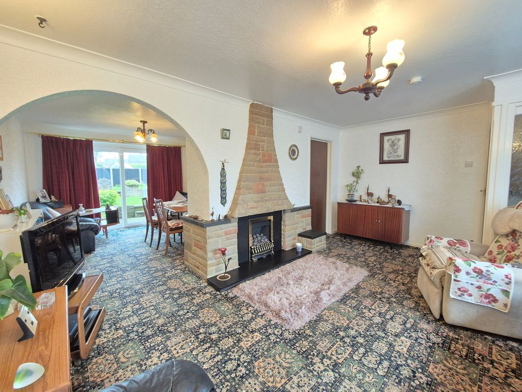 Property photo 2 of 25