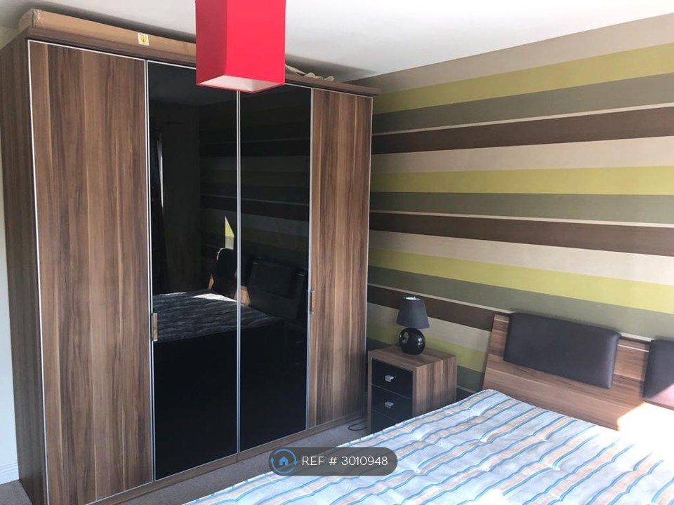 Property photo 3 of 17 Bedroom 2