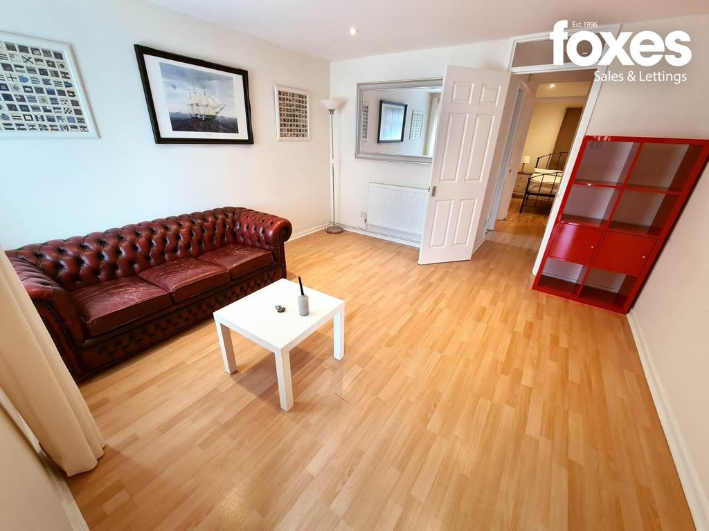 Property photo 2 of 10 4737781