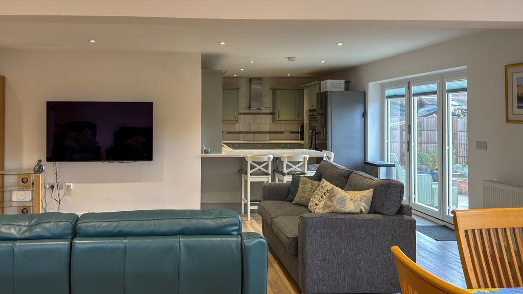 Property photo 2 of 25 Open Plan Reception