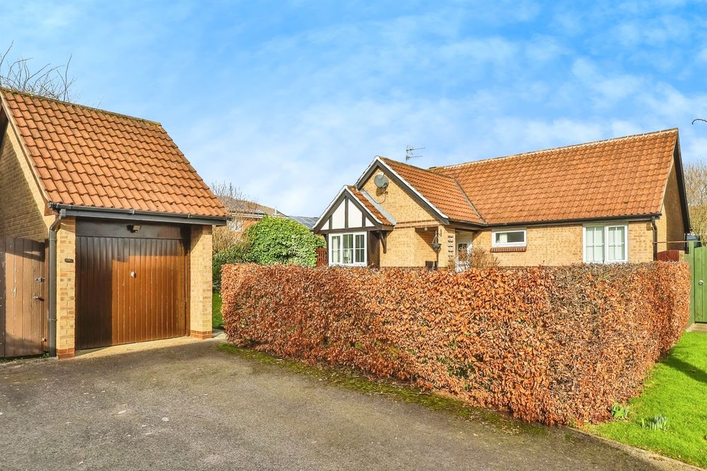 Property photo 1 of 17