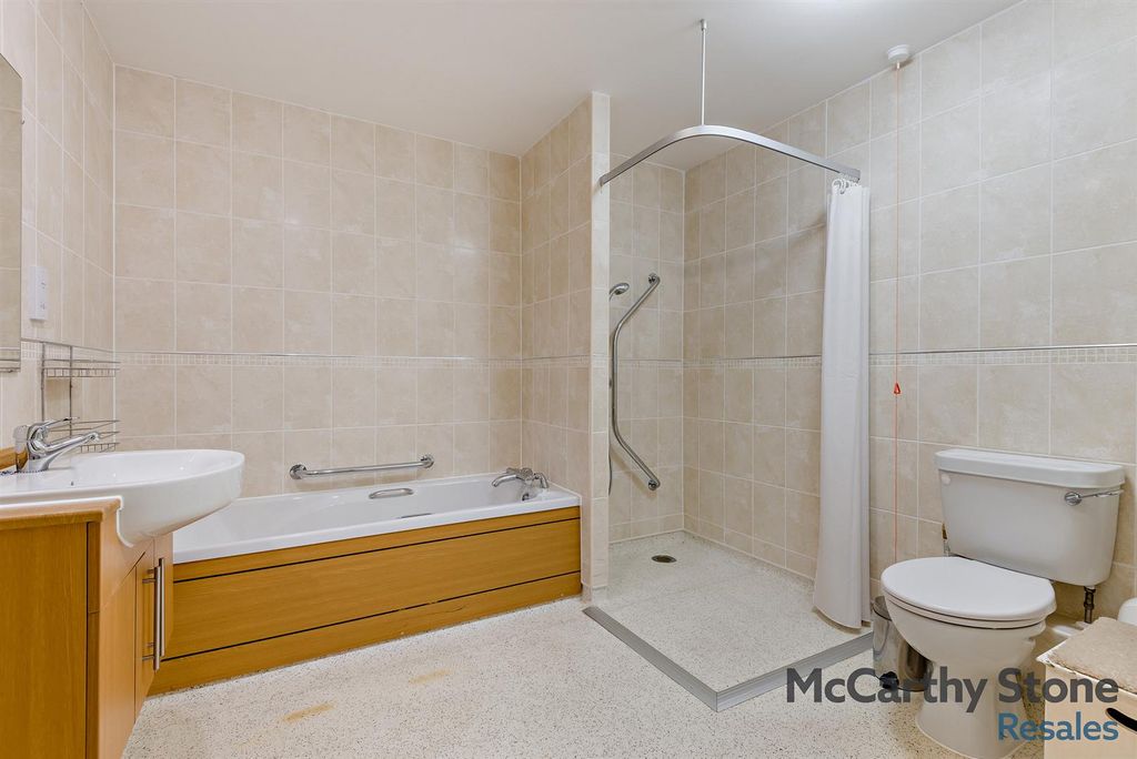 Property photo 2 of 13 Bathroom