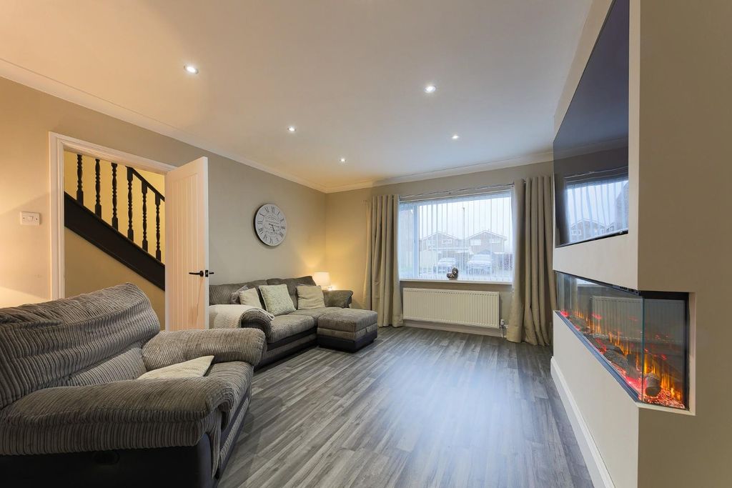 Property photo 3 of 17 Lounge.Jpg