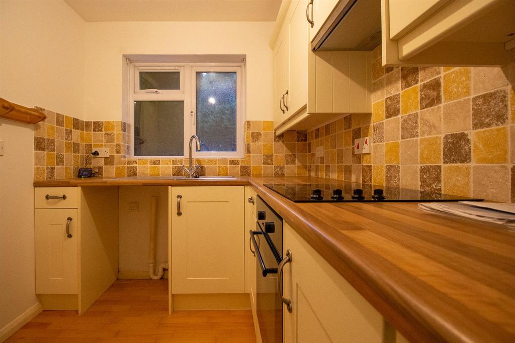 Property photo 3 of 8 23 The Forge - Kitchen.Jpg