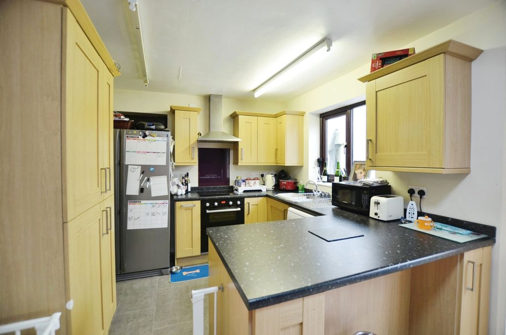 Property photo 3 of 14 34136Cf0-Img_1895