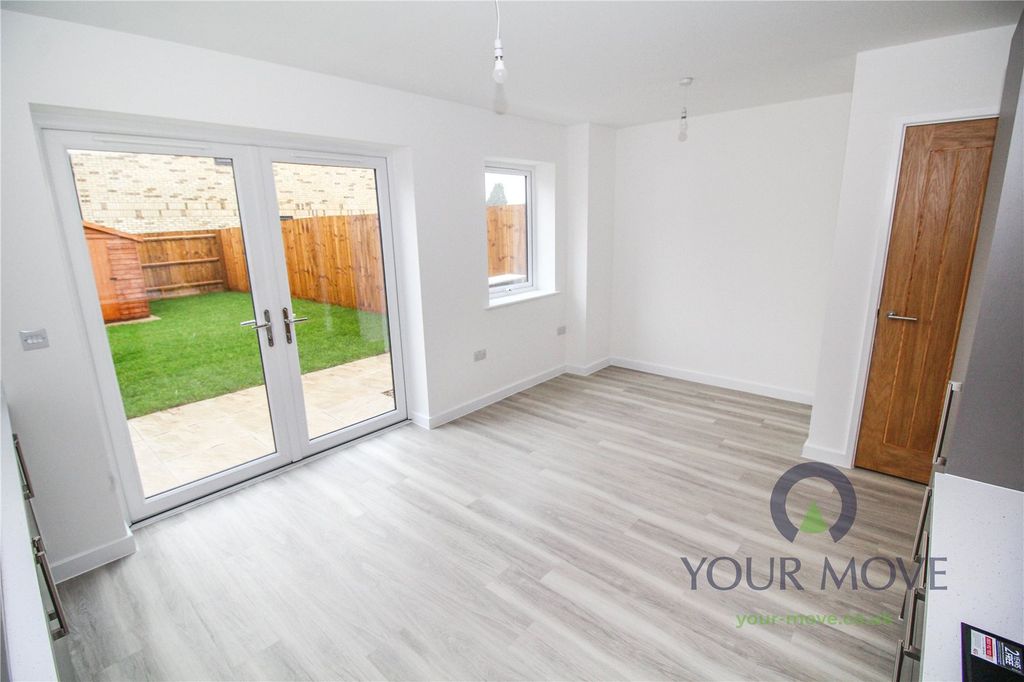 Property photo 2 of 19 Kitchen/Dining Room
