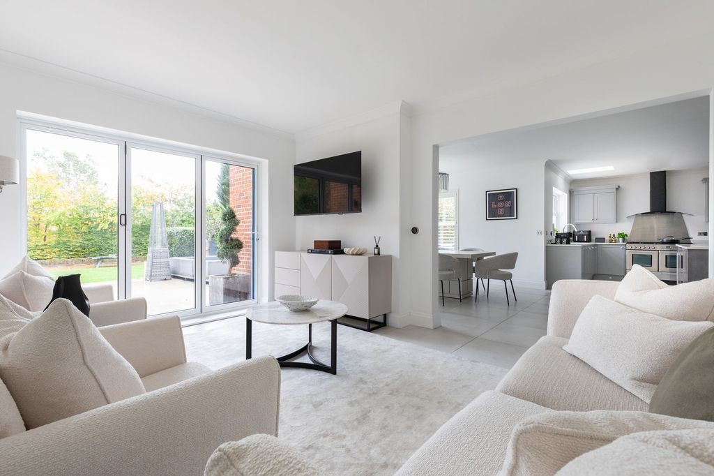 Property photo 2 of 47