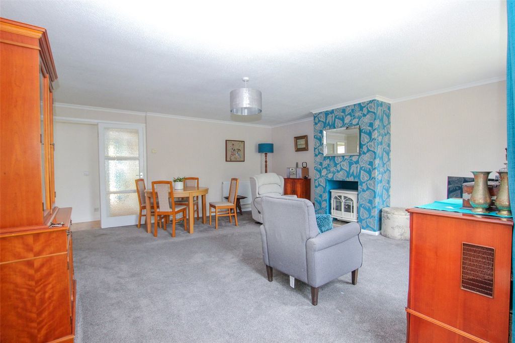 Property photo 2 of 15 Picture No. 27