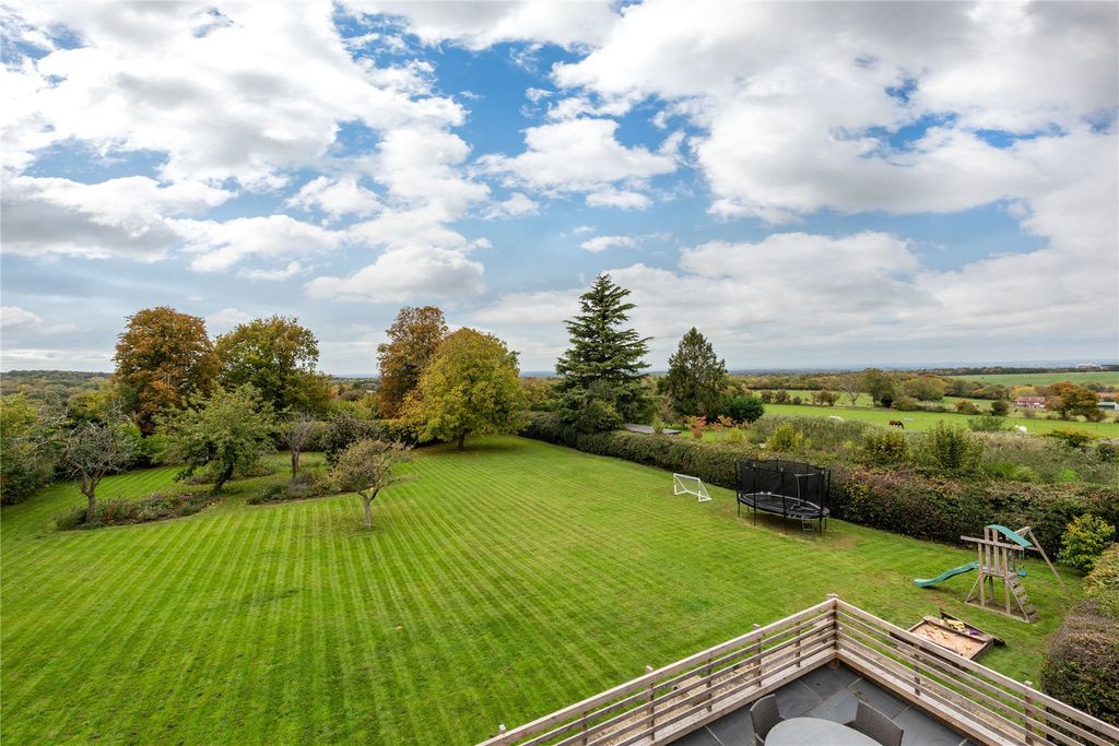 Property photo 3 of 25 Picture No. 15