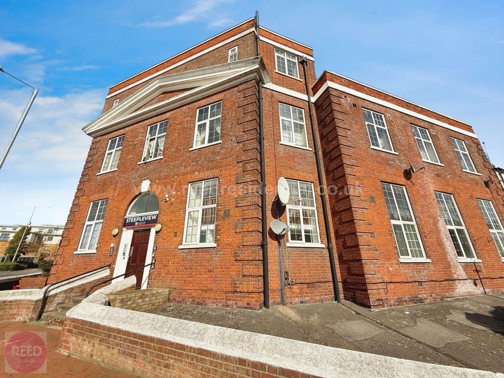 Property photo 2 of 9