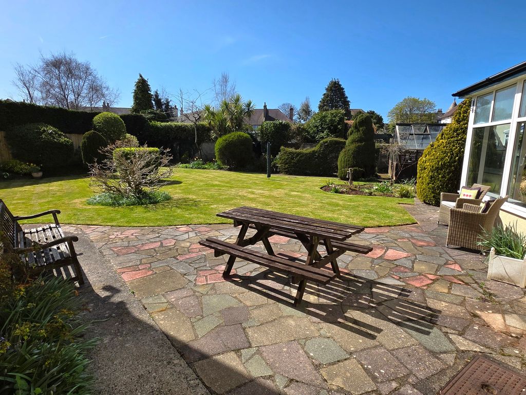 Property photo 2 of 37