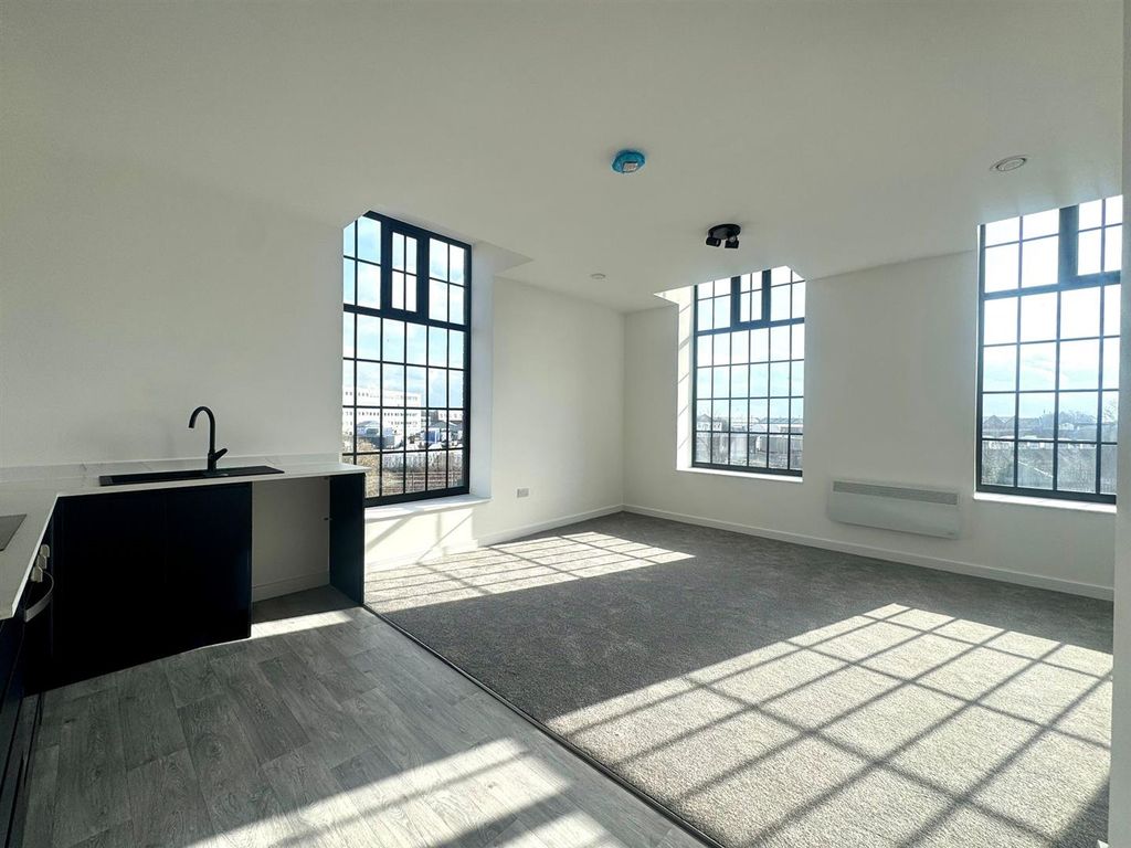 Property photo 2 of 15 Lounge Pic 3.Jpeg