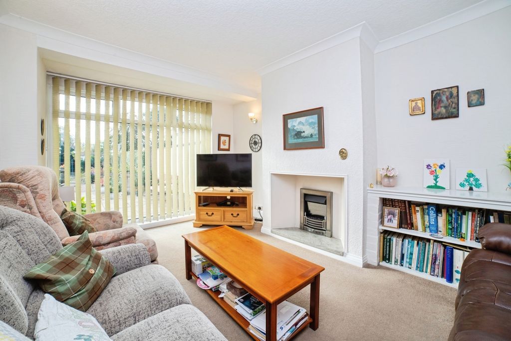 Property photo 2 of 17 Photo