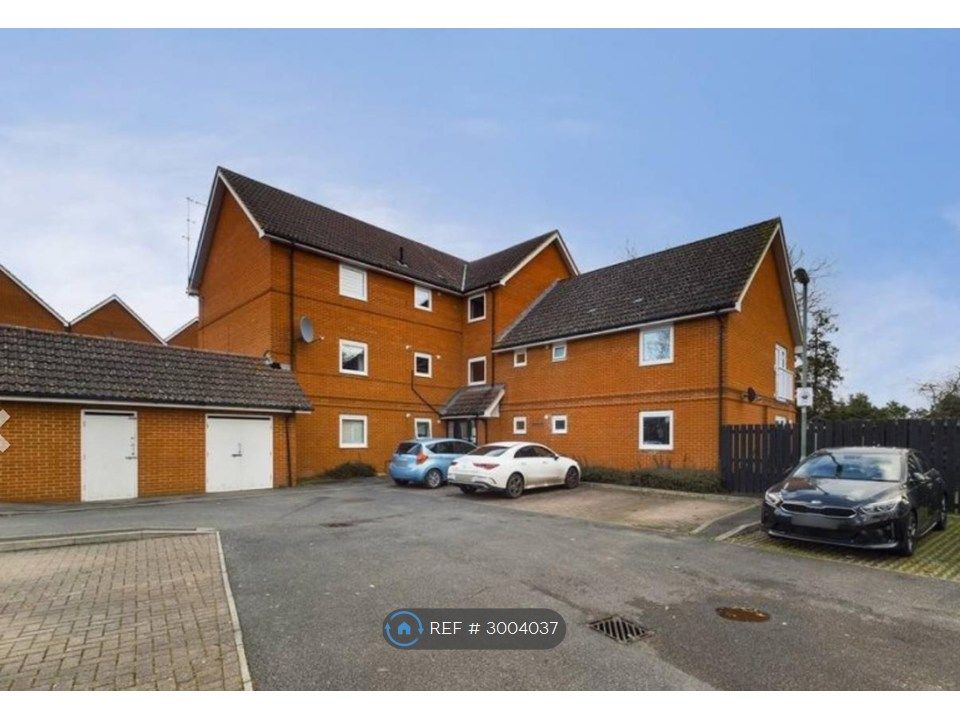 Property photo 1 of 15 Parking And Front