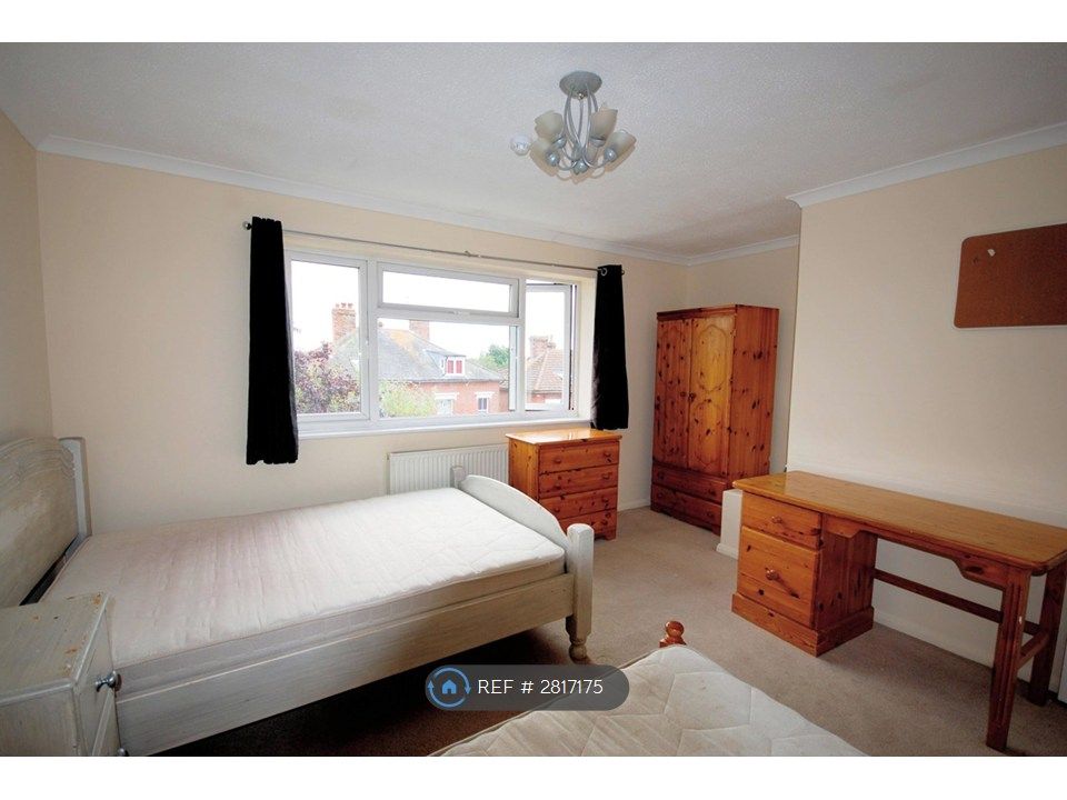 Property photo 2 of 28